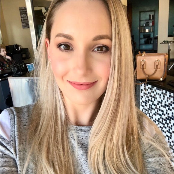 Meet your Posher, Alexis - Picture 1 of 1